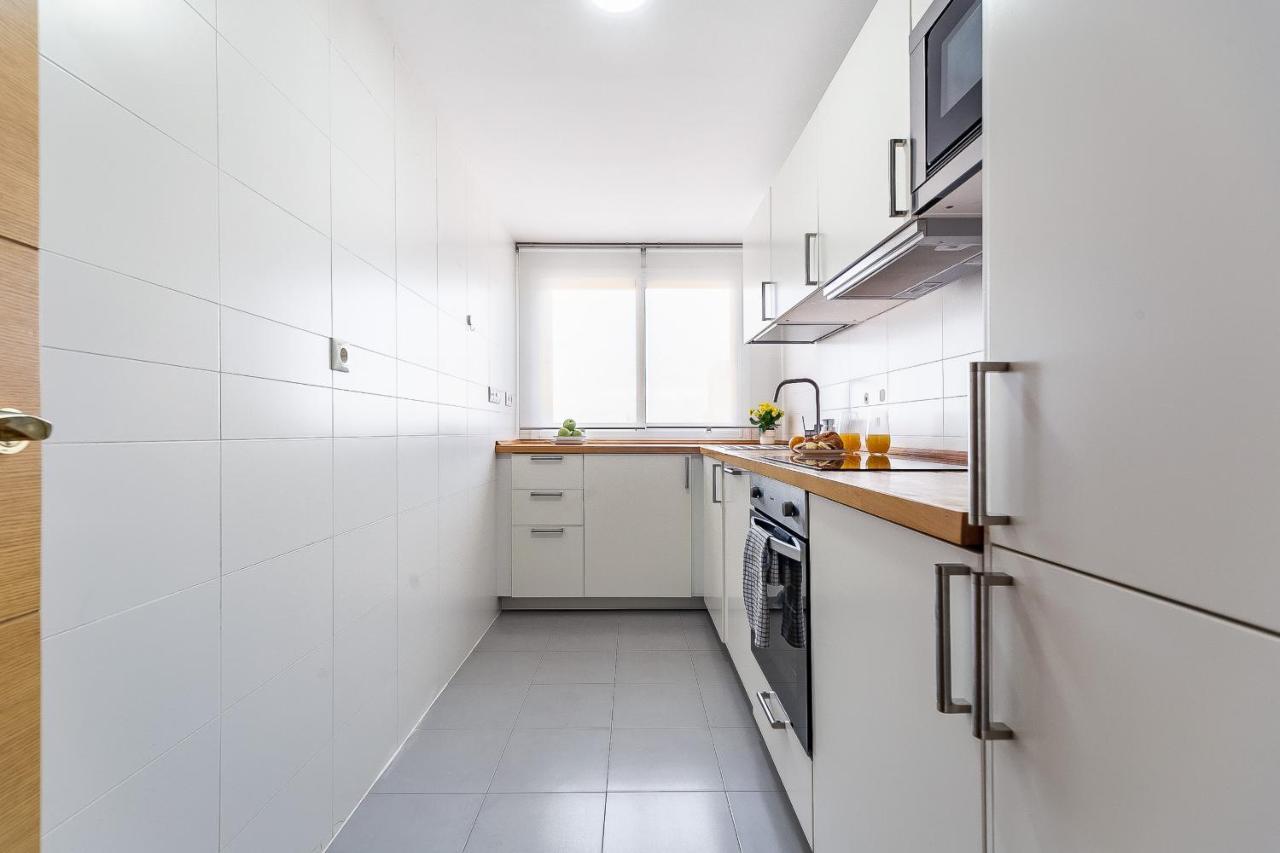 Modern Beach Apartment Valparaiso With Parking Малага Екстер'єр фото