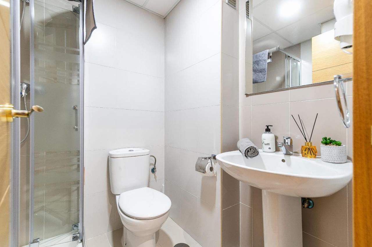 Modern Beach Apartment Valparaiso With Parking Малага Екстер'єр фото